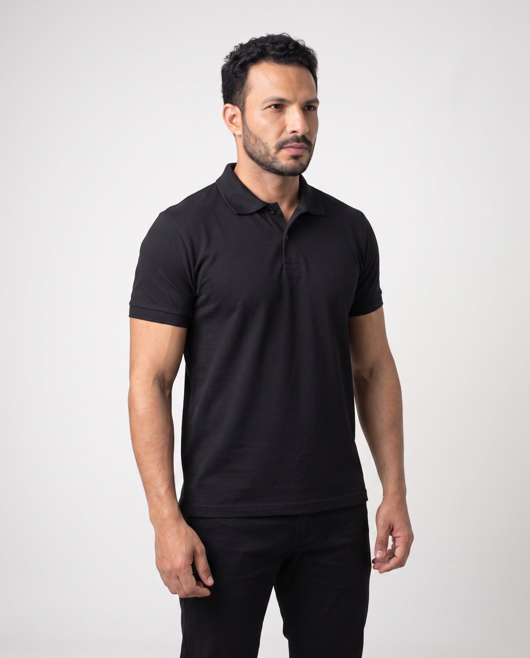 Polo MC Piquet preta masculina — vista lateral